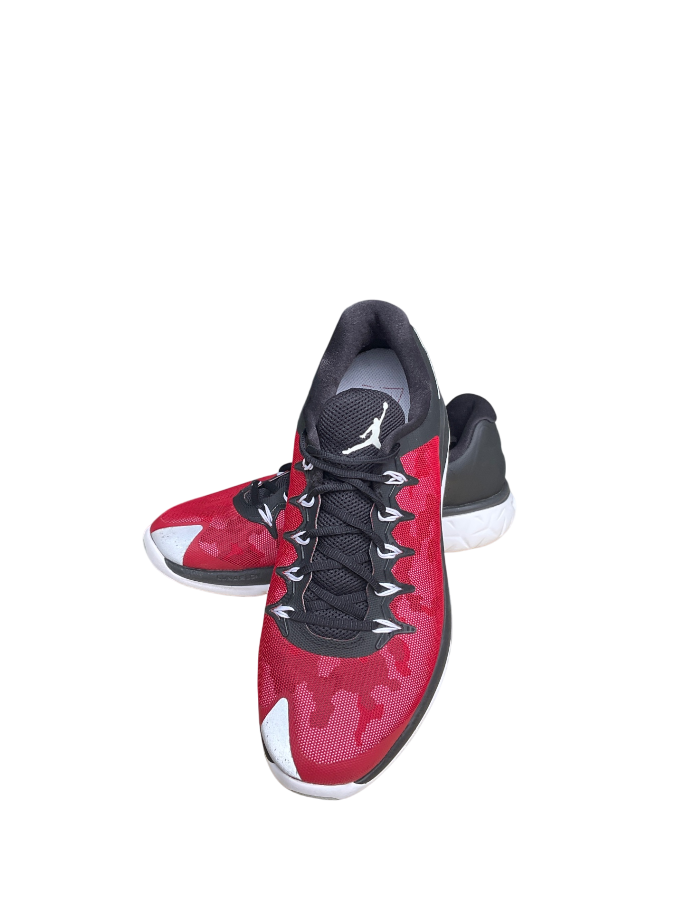 Tenis JORDAN, Rojo y negro