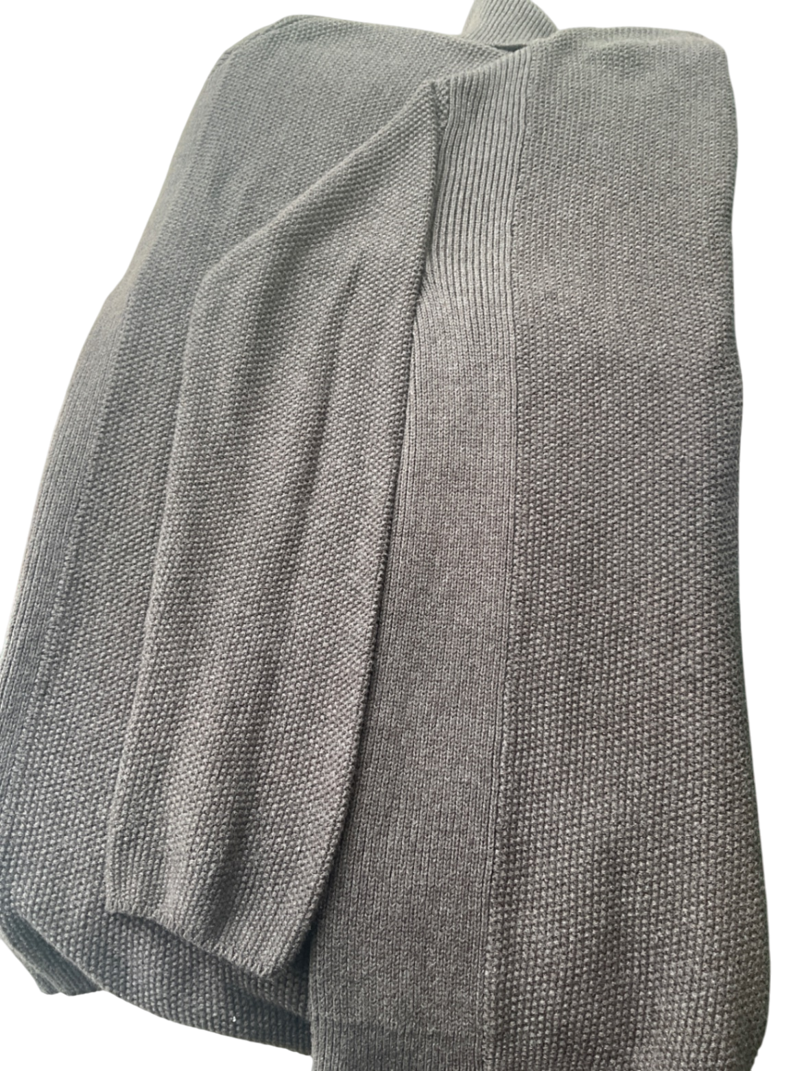 Suéter BCBG, Café